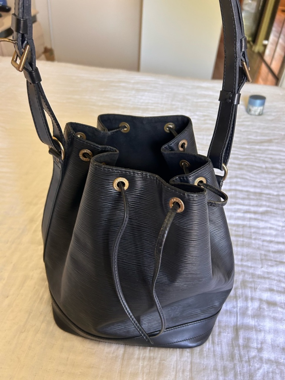 Louis Vuitton Black Epi Leather Drawstring Shoulder Bag - Picture 3 of 16